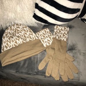 *Authentic* MICHAEL KORS winter hat & gloves